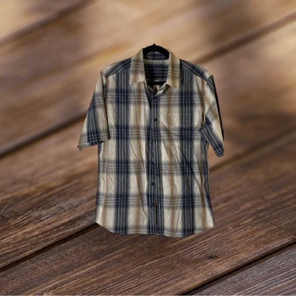 Woolrich Men’s Short Sleeve Sport Shirt Sz. Medium EUC